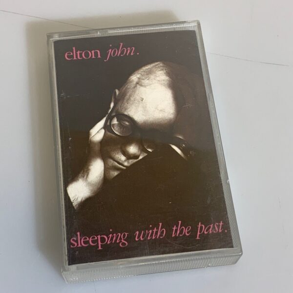 Musicassetta Sleeping with the past di Elton John audio cassetta