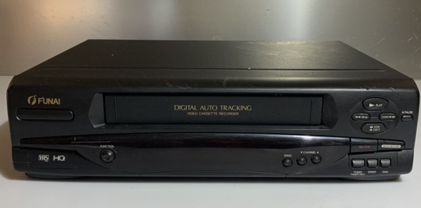 Videoregistratore VHS FUNAI HQ Digital Auto Tracking Cassette